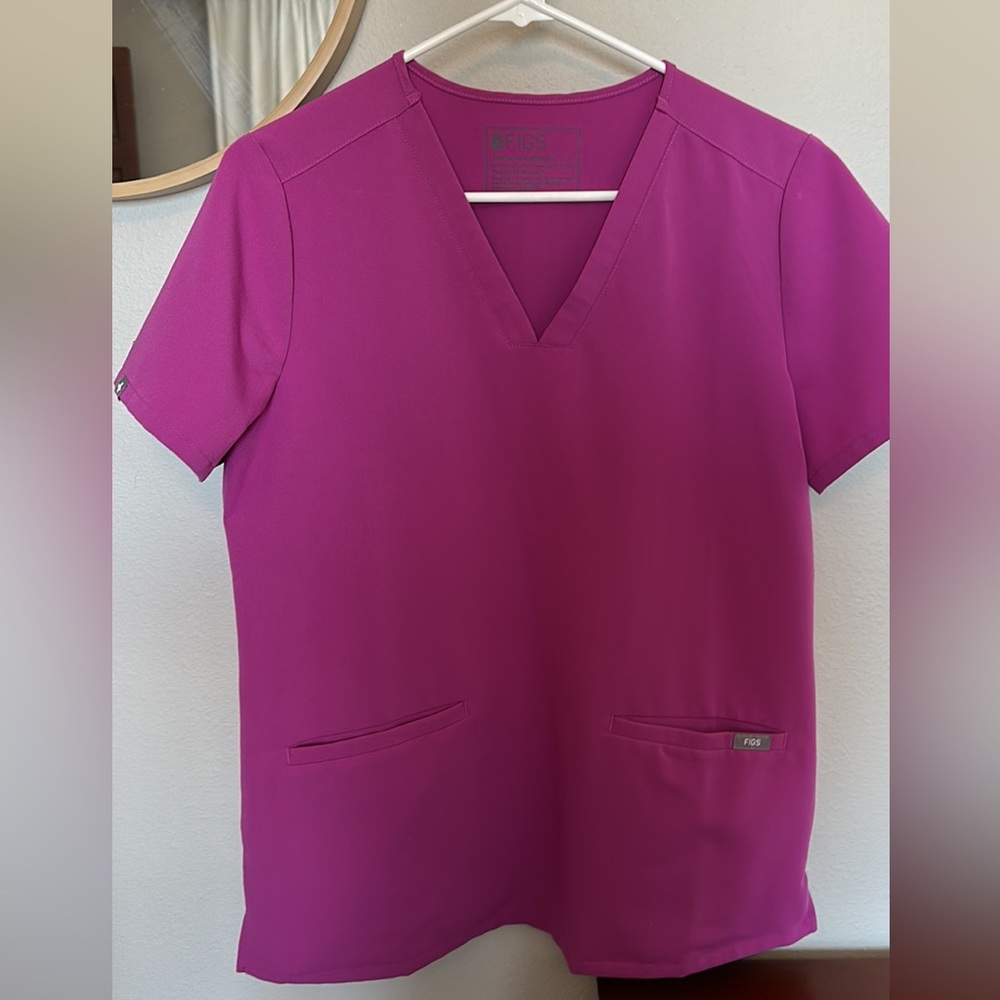 Women’s Figs Scrub Top - Casma 3 Pocket style